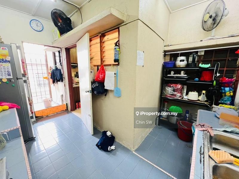 Rumah Berkembar untuk Dijual di Bandar Country Homes, Rawang oleh Chin SW - iProperty.com.my