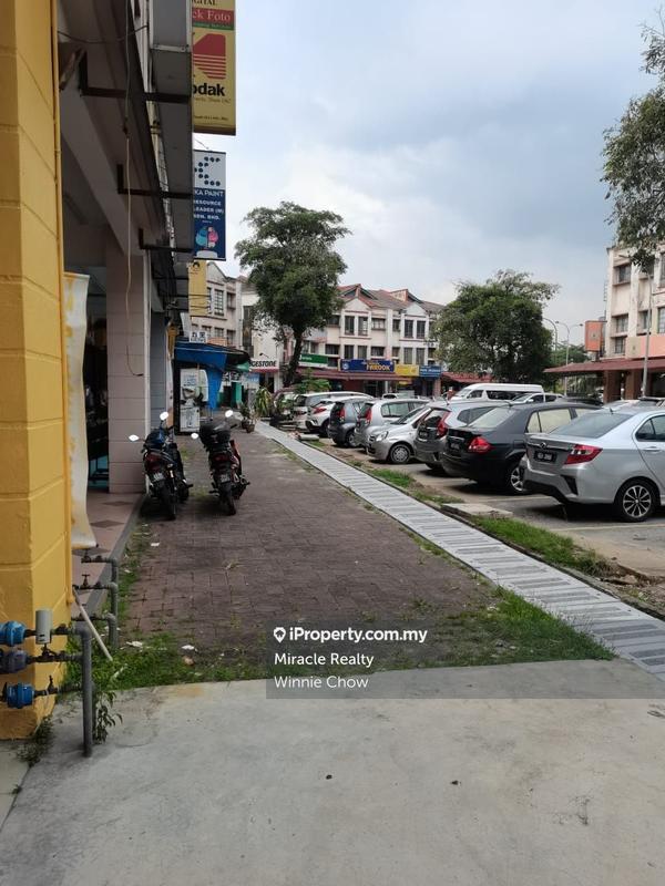 Shop / Office for Sale in 3 Storey Shop lot Jalan Anggerik Aranda, Shah Alam by Winnie Chow - iProperty.com.my