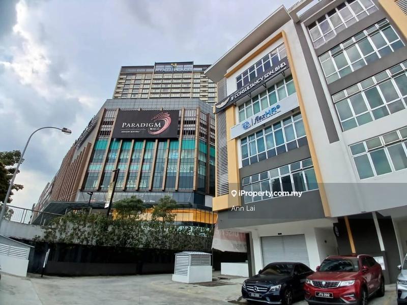 For Sale - Platino Avenue ( ROI 9.5% ) 5 Storey Shop Office ( Ground Floor )