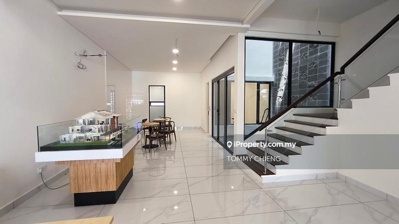 Rumah Berangkai 3 Tingkat untuk Dijual di Happy Garden, Kuchai Lama oleh TOMMY CHIENG - iProperty.com.my