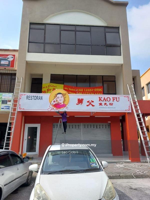 For Sale - Seremban 2 Lake view Square 26x80 facing mainroad Hightraffic freehold