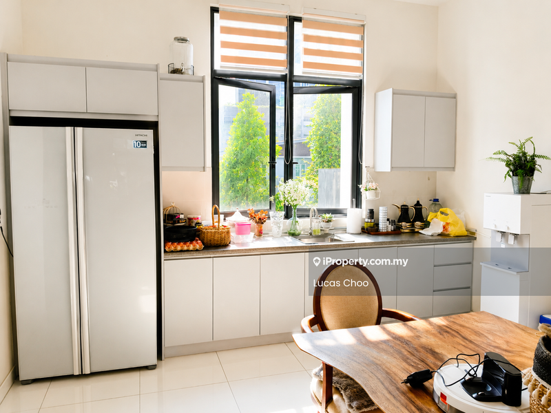Rumah Teres 2.5-Tingkat untuk Dijual di 16 Quartz Courtyard Villa @Taman Melawati, Ampang oleh Lucas Choo - Kitchen - iProperty.com.my