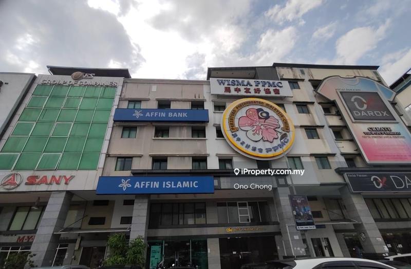 For Sale - Facing Main Road 5 Storey Freehold Shop Lot