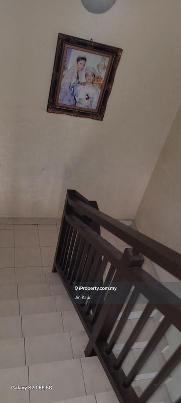 2-storey Terraced House for Sale in Seksyen 27, Shah Alam by Jin Kaur - Staircase Area - iProperty.com.my