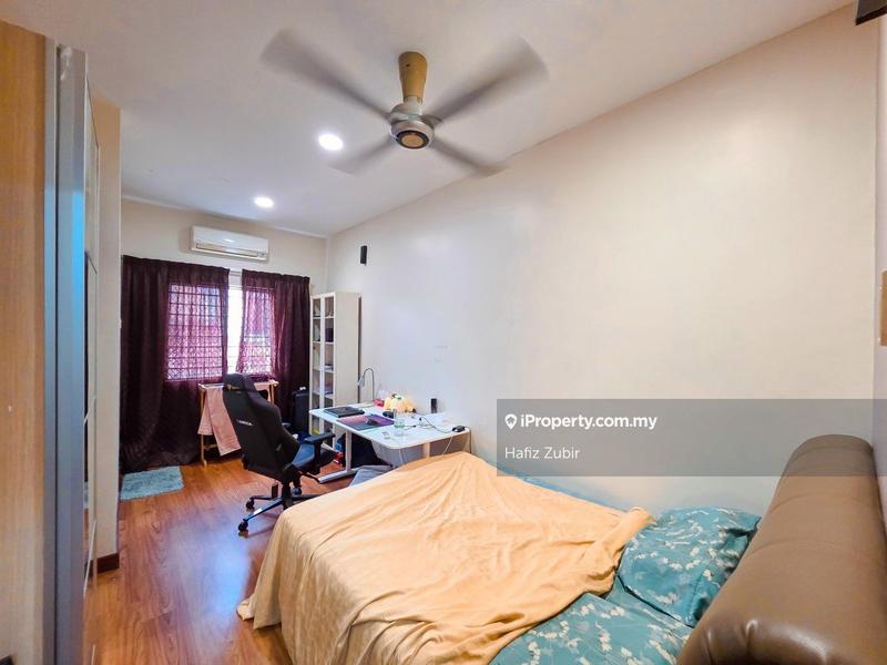 Rumah Berangkai 2 Tingkat untuk Dijual di Taman Tropika, Bangi oleh Hafiz Zubir - iProperty.com.my