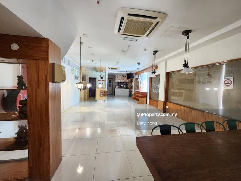 For Rent - VALUE DEAL: 4 Storey Corner lot Hotel for RENT
