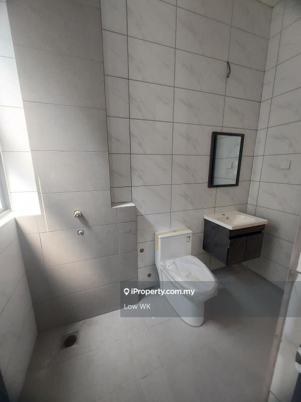 Rumah Berangkai 3 Tingkat untuk Dijual di Happy Garden, Kuchai Lama oleh Low WK - iProperty.com.my