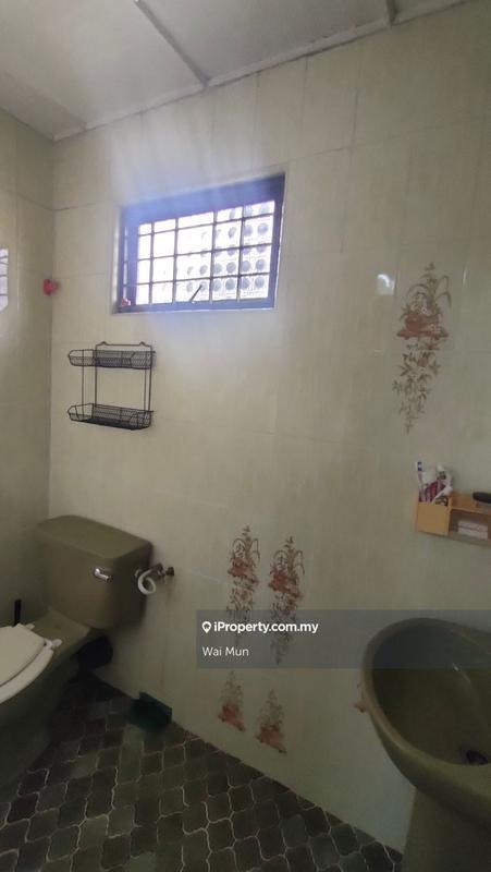 Bungalow House for Sale in Taman Million, Jalan Ipoh by Wai Mun - iProperty.com.my