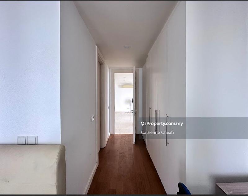 For Sale - 6 CapSquare