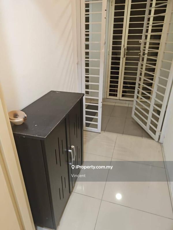 For Rent - Tiara Mutiara / The Crown