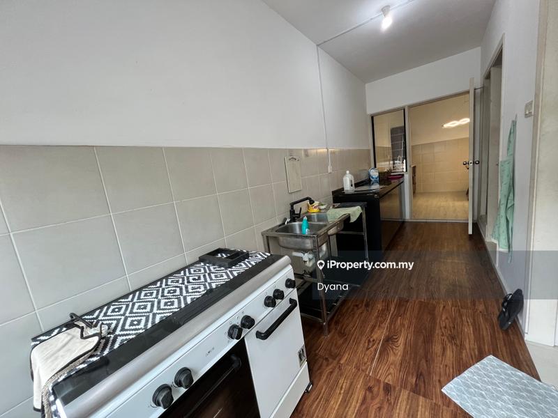 Rumah Bandar untuk Disewa di Cahaya Spk, Shah Alam oleh Dyana - Kitchen - iProperty.com.my
