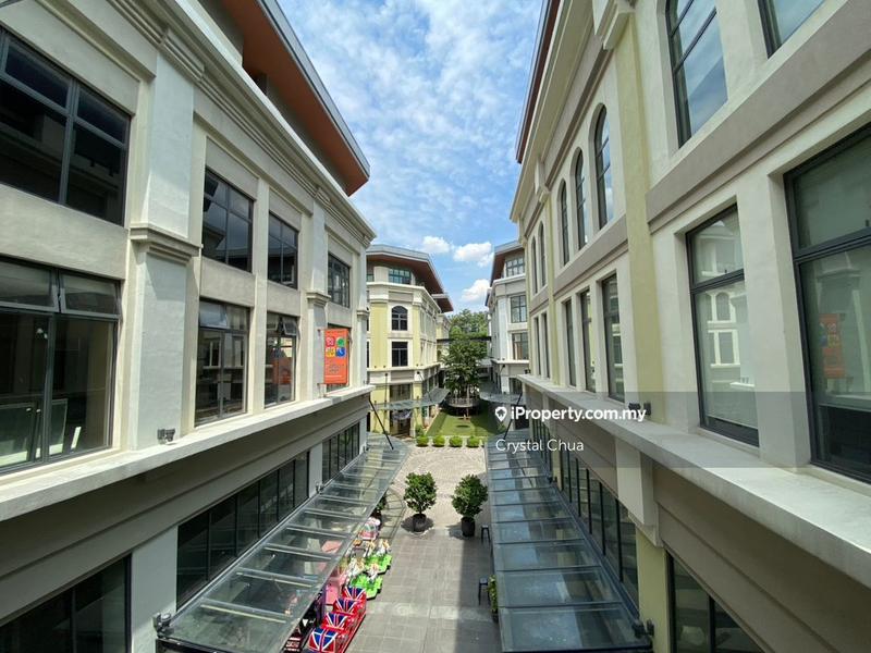 For Sale - Plaza Arkadia