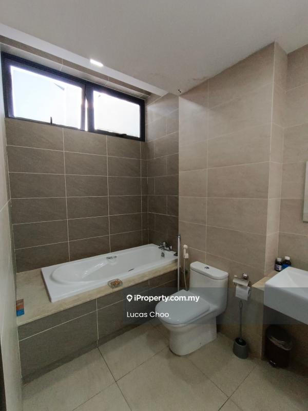 Rumah Teres 2.5-Tingkat untuk Dijual di 16 Quartz Courtyard Villa @Taman Melawati, Ampang oleh Lucas Choo - Bathroom - iProperty.com.my