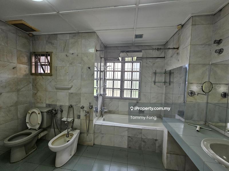 Semi-Detached House for Sale in Sungai Long, Bandar Sungai Long by Alex Chen - Bathroom - iProperty.com.my