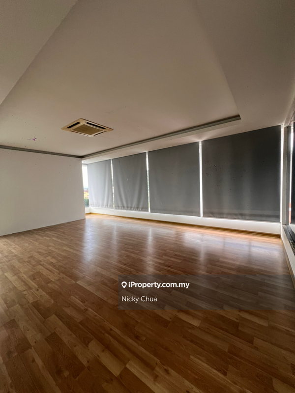 Banglo untuk Dijual di Nuri Indah 3 Storey Biggest Bungalow （Rasah Jaya）, Seremban oleh Nicky Chua - iProperty.com.my