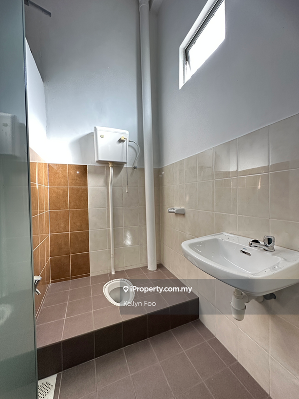 Kedai untuk Disewa di Plaza Semabok, Semabok oleh Kellyn Foo - iProperty.com.my