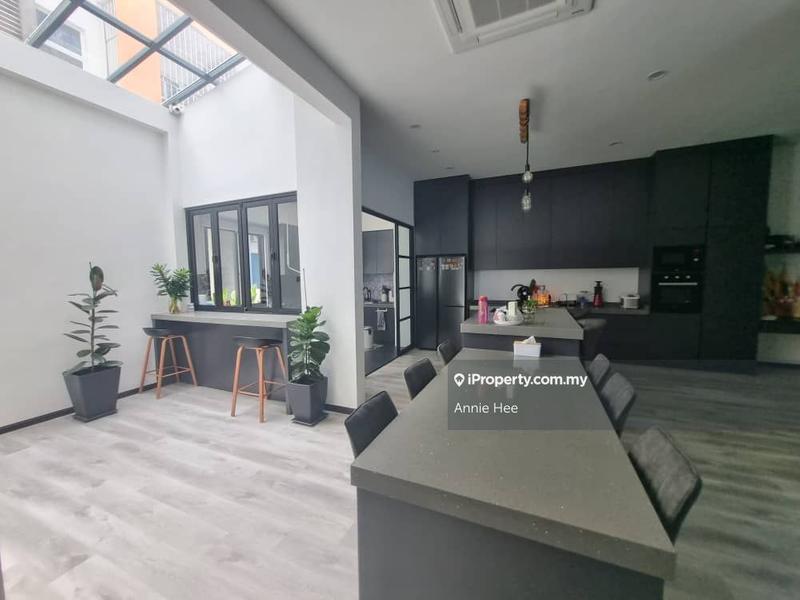 Bungalow House untuk Dijual di Taman Putra Pogun 3 Storey Link Bungalow House, Kota Kinabalu oleh Annie Hee - iProperty.com.my