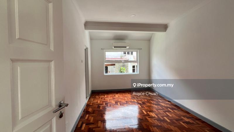Bungalow House untuk Dijual di Gated and Guarded, Damansara Heights oleh Royce Chuah - iProperty.com.my