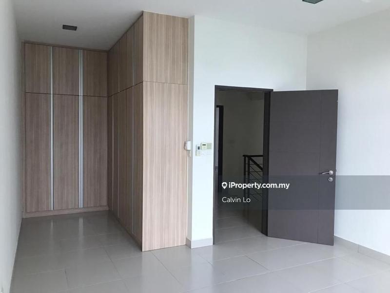 Rumah Teres 2.5-Tingkat untuk Dijual di Kinrara Residence, Puchong oleh Calvin Lo - iProperty.com.my
