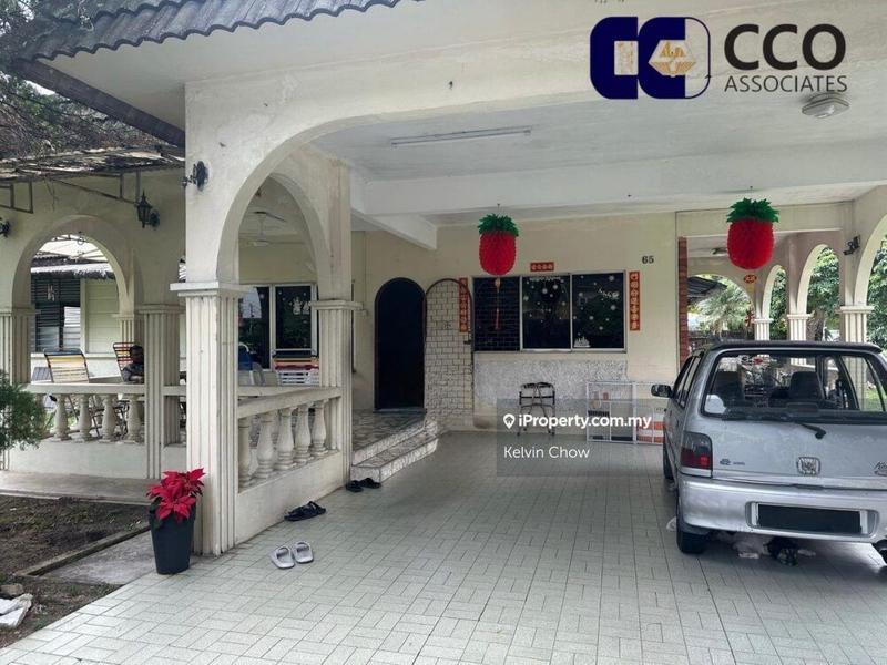 Banglo untuk Dijual di Canning Garden Facing Main Road Corner Unit, Ipoh oleh Kelvin Chow - iProperty.com.my