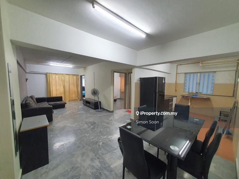 For Sale - Vantage Point (Menang Ria)