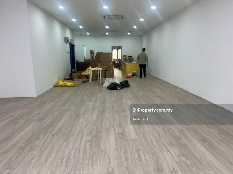 For Rent - c180 cheras traders square