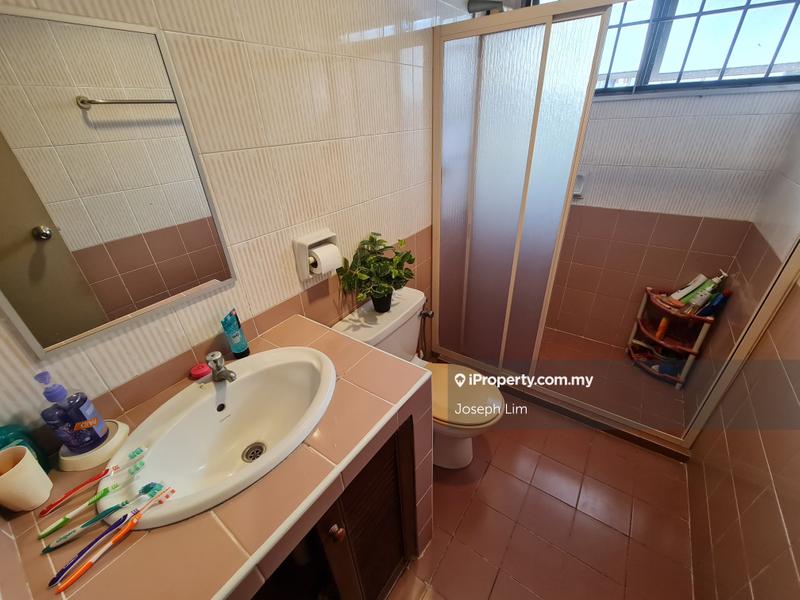 Rumah Berkembar untuk Dijual di Bandar Kinrara Seksyen 6, Bandar Kinrara oleh Joseph Lim - iProperty.com.my