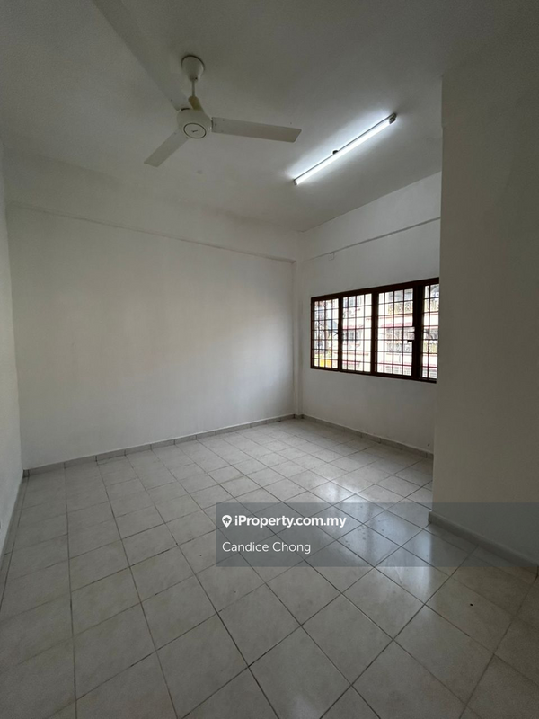 Flat for Sale in Sri Manja Square Petaling Jaya by Candice Chong - iProperty.com.my