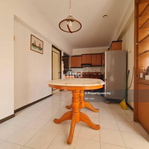 For Sale - Villa Emas