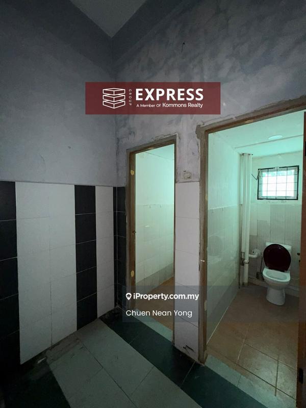 Kedai untuk Dijual di Lutong, Miri oleh Sam Yong - Bathroom - iProperty.com.my