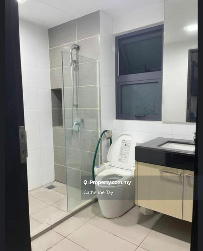 Pangsapuri untuk Dijual di Molek Pine 4 oleh Catherine Tay - iProperty.com.my