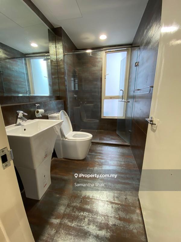 Kondominium untuk Dijual di Hampshire Park Condominium oleh Samantha Shak - iProperty.com.my