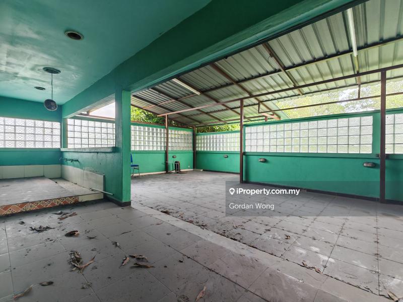 Bungalow House for Sale in Bandar Country Homes, Rawang by Gordan Wong - iProperty.com.my