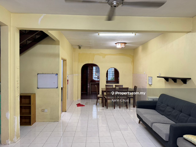 Rumah Teres 2-Tingkat untuk Dijual di Taman Pinggiran Putra, Seri Kembangan oleh Xann Chua - iProperty.com.my