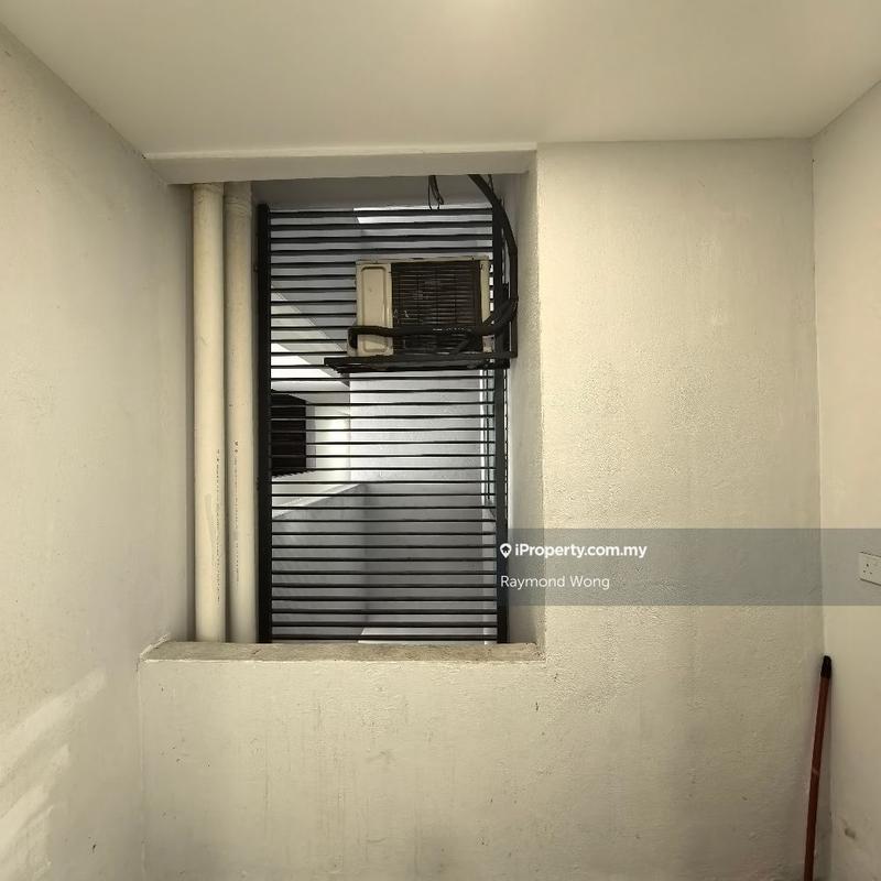 Kediaman Servis untuk Dijual di Kiara Plaza oleh Raymond Wong - iProperty.com.my