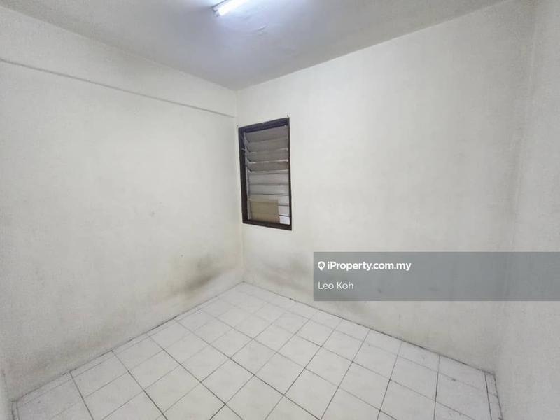 Apartment for Sale in Vista Pinggiran Apartment by Leo Koh - iProperty.com.my