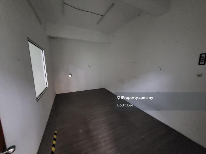 Shop for Sale in Serdang, Seri Kembangan by BoBo Lee - iProperty.com.my
