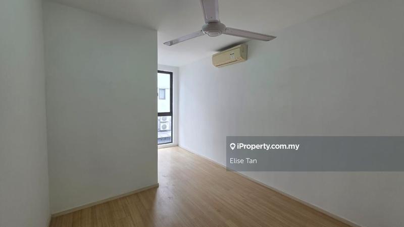Rumah Teres 3-Tingkat untuk Dijual di Bandar Putra Permai, Seri Kembangan oleh Elise Tan - iProperty.com.my