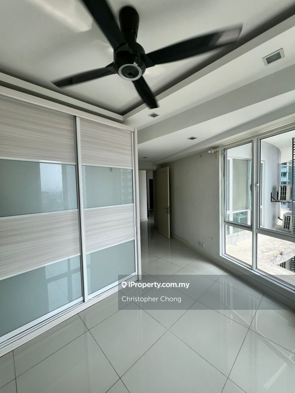 For Sale - Tiara Mutiara / The Crown