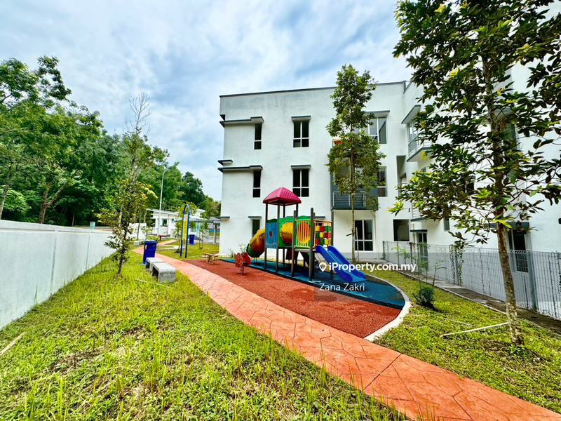 Townhouse for Sale in Upper Floor Hijauan Kemensah, Ampang by Zana Zakri - iProperty.com.my