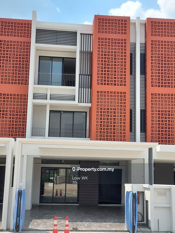 Rumah Berangkai 3 Tingkat untuk Dijual di Happy Garden, Kuchai Lama oleh Low WK - iProperty.com.my