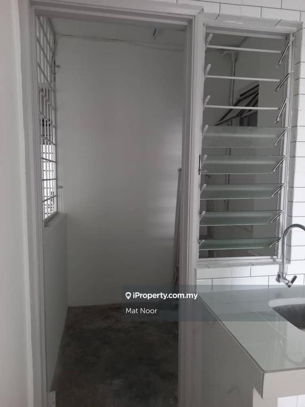 Pangsapuri untuk Dijual di Ilham Apartment oleh Mat Noor - iProperty.com.my