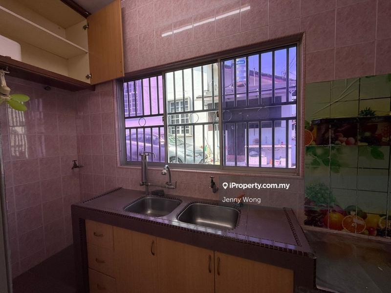 Rumah Teres 1.5-Tingkat untuk Dijual di Taman Permai, Seremban oleh Jenny Wong - iProperty.com.my