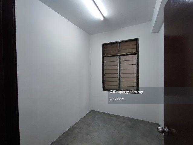 Flat for Sale in Taman Ehsan Jaya by CY Chew - iProperty.com.my