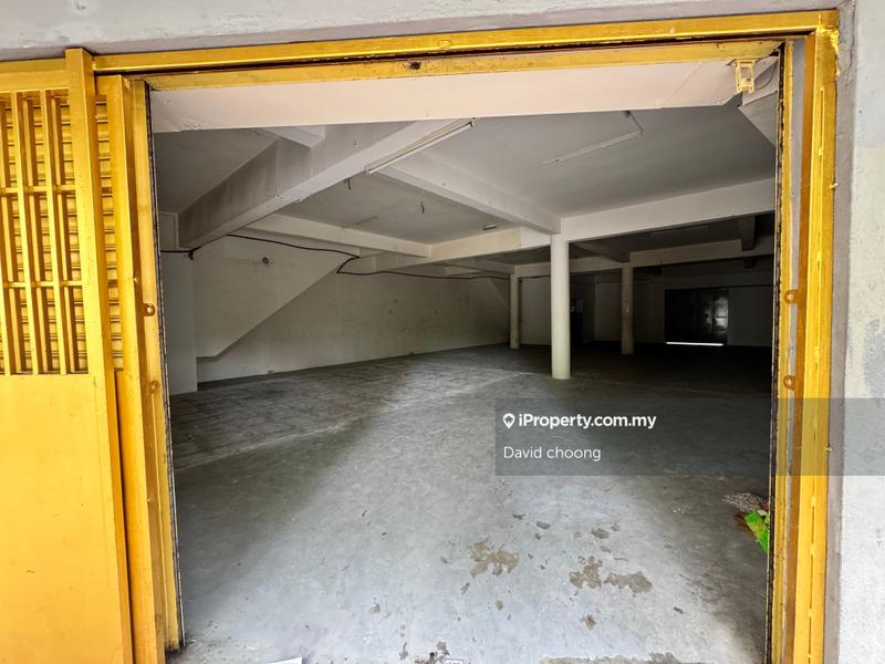 Rumah Pangsa untuk Disewa di Pusat Perniagaan Desa Ria oleh David choong - iProperty.com.my