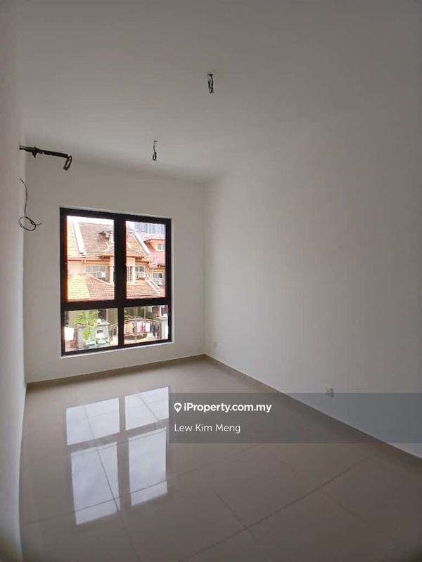 Rumah Berangkai 3 Tingkat untuk Dijual di Taman Naga Emas, Salak South oleh Lew Kim Meng - iProperty.com.my