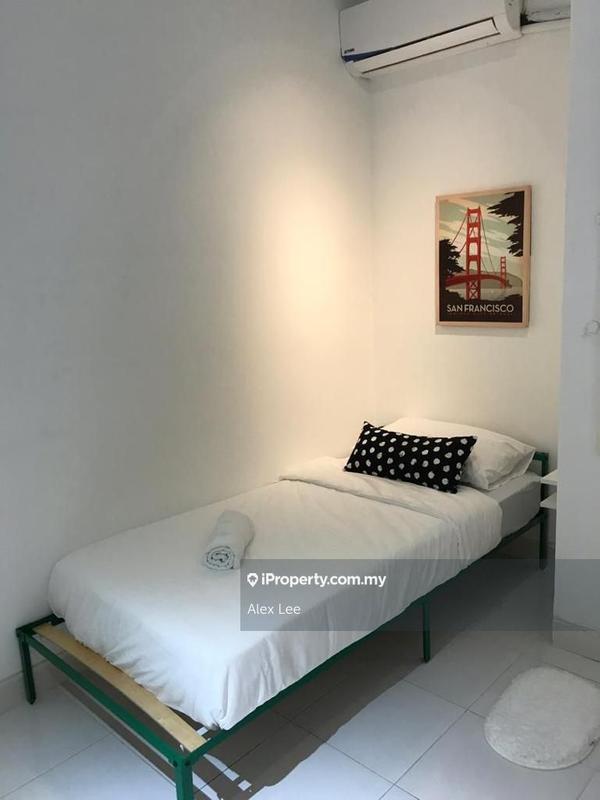 For Rent - Cyberia Crescent 1