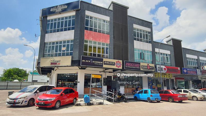 AT TAMAN PASIR PUTIH JALAN SIAKAP AREA 