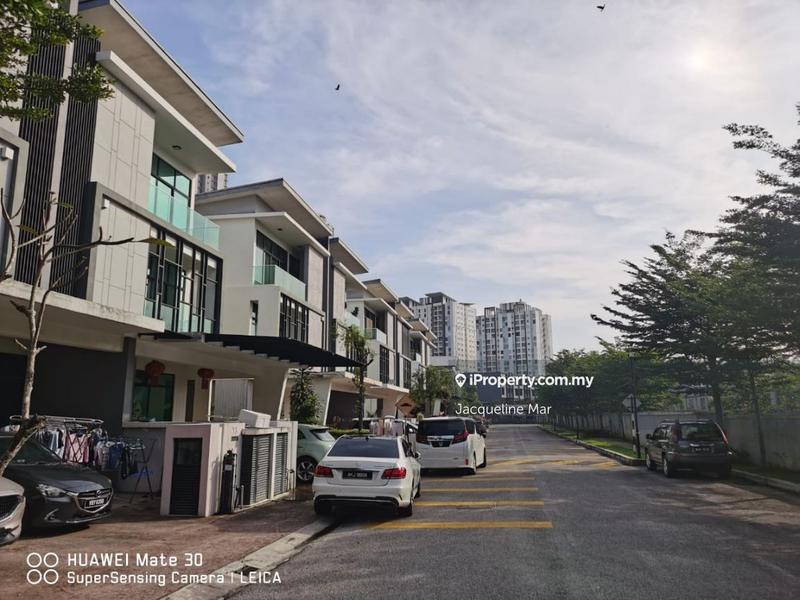 Rumah Berkembar untuk Dijual di Serdang, Seri Kembangan oleh Jacqueline Mar - iProperty.com.my
