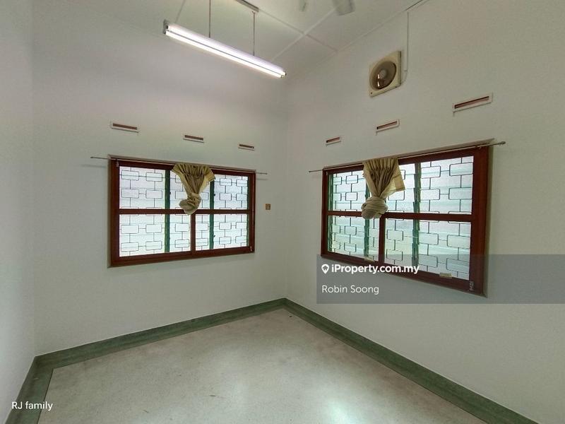 Rumah Berkembar untuk Dijual di Kampung Lapan, Melaka City oleh Robin Soong - iProperty.com.my